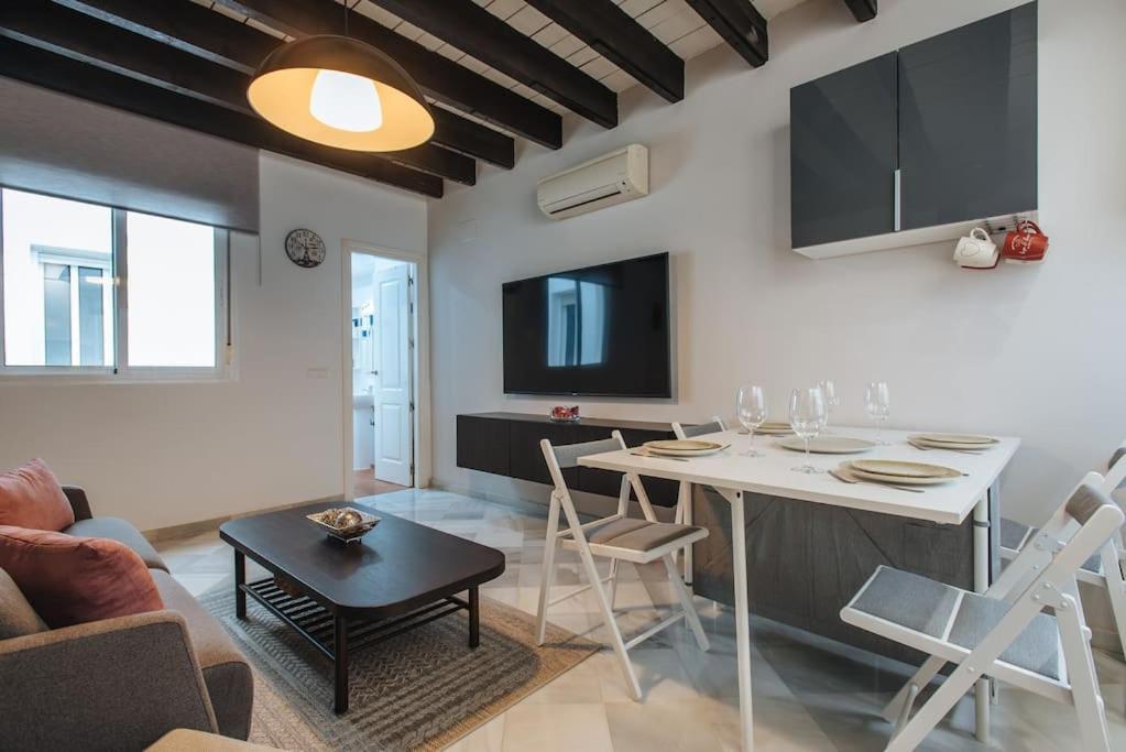 Ad2B Apartment, 300M From Cathedral With 2Br Sevilla Buitenkant foto
