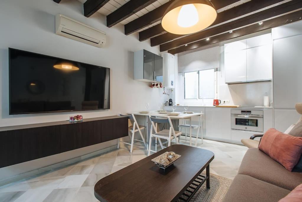 Ad2B Apartment, 300M From Cathedral With 2Br Sevilla Buitenkant foto